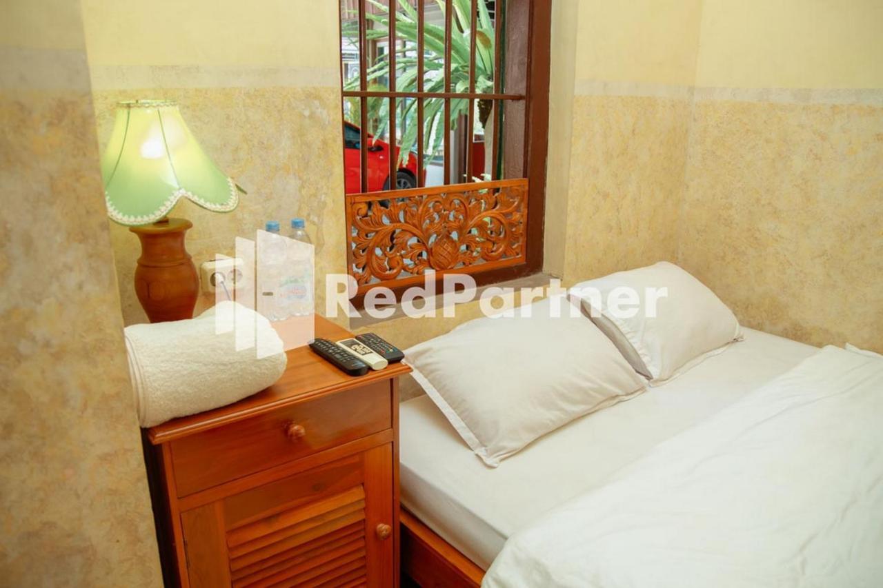 Flamboyan Asri Syariah Mitra Reddoorz Near Kampung Inggris Pare Hotel Buitenkant foto